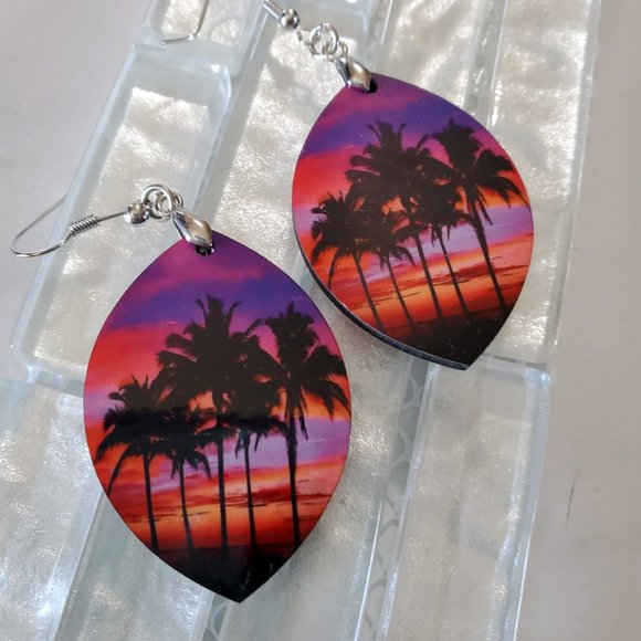 Palm Trees at Sunset Earrings - Picture 1 of 7